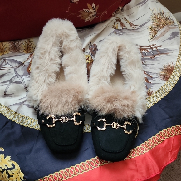 Shoes - Elegant Fur Lined Luxury Mules With Gold Hardware